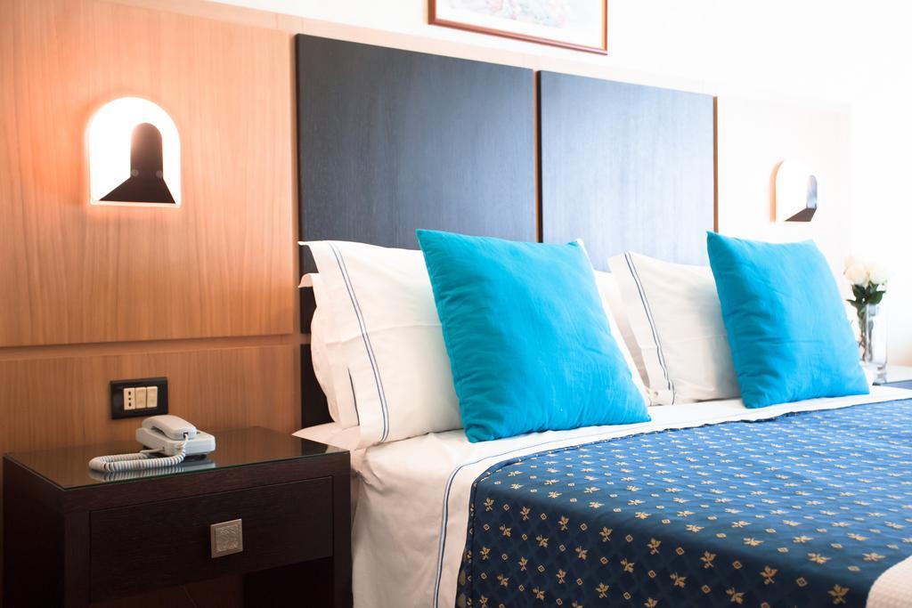צ'סנטיקו Hotel Verona חדר תמונה